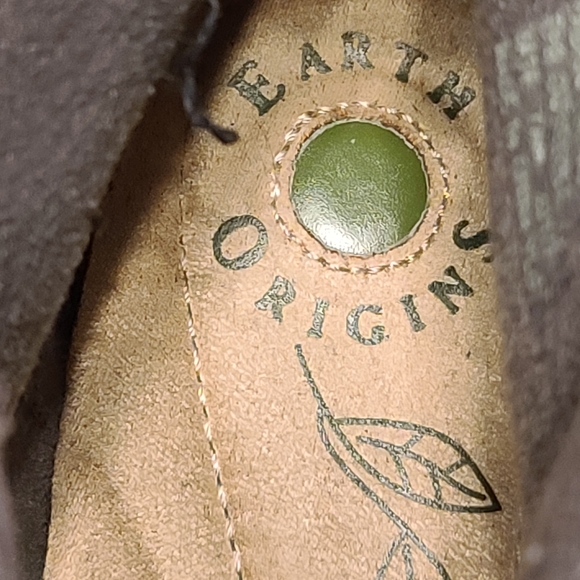 Boot - Picture 4 of 5